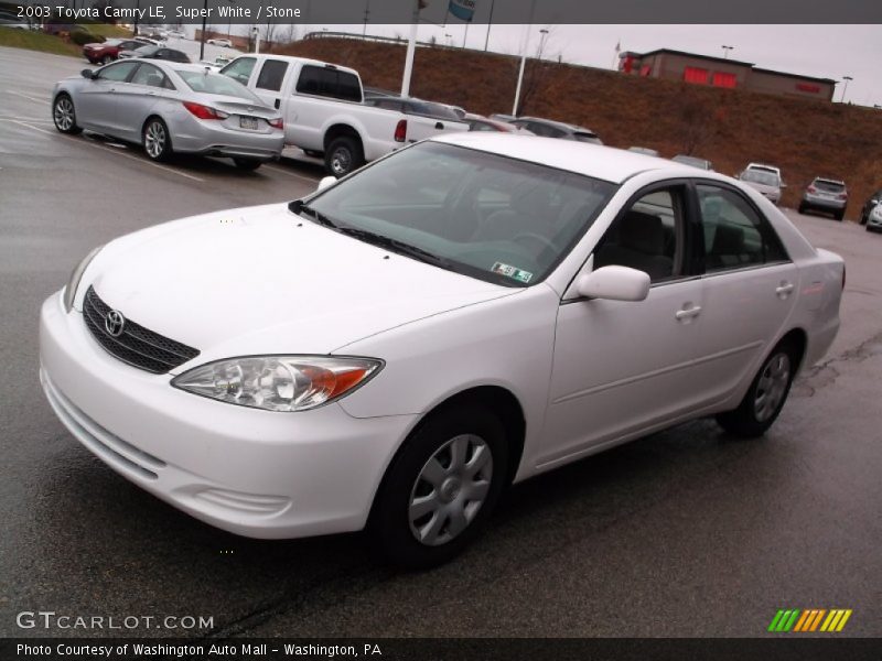 Front 3/4 View of 2003 Camry LE