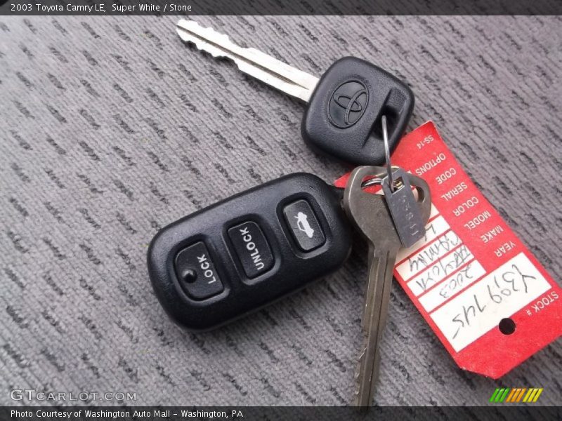 Super White / Stone 2003 Toyota Camry LE