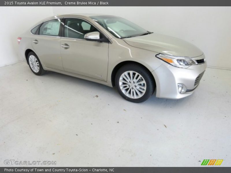 Front 3/4 View of 2015 Avalon XLE Premium