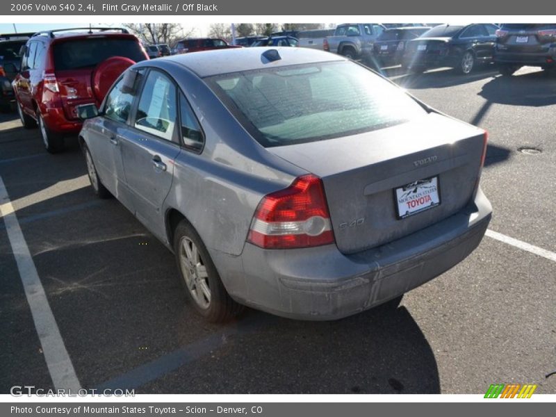 Flint Gray Metallic / Off Black 2006 Volvo S40 2.4i
