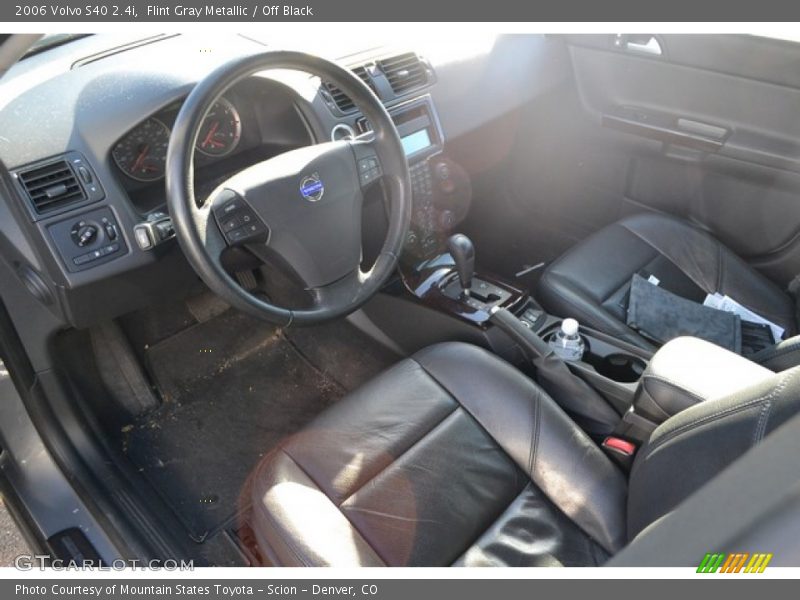 Flint Gray Metallic / Off Black 2006 Volvo S40 2.4i