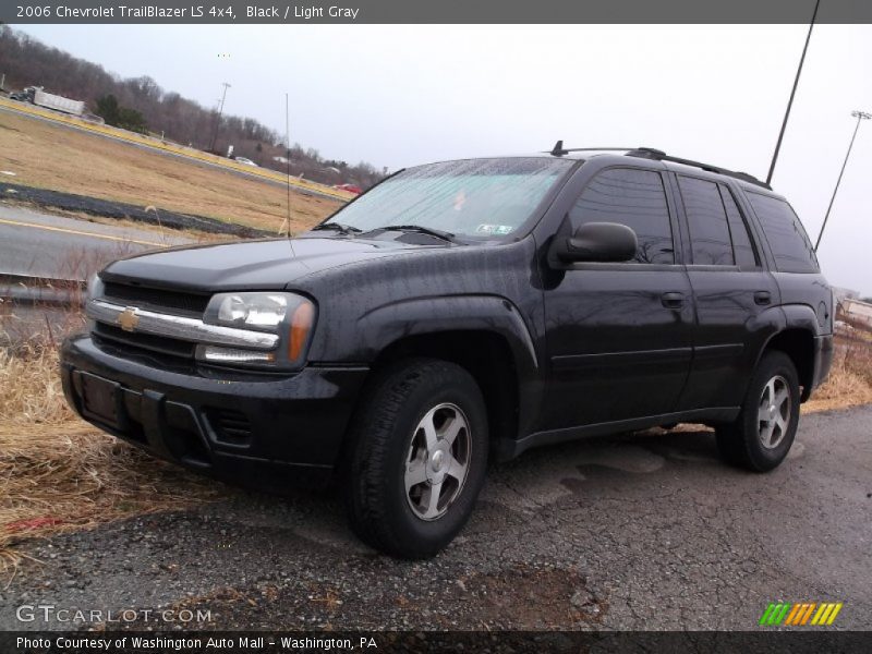 Black / Light Gray 2006 Chevrolet TrailBlazer LS 4x4