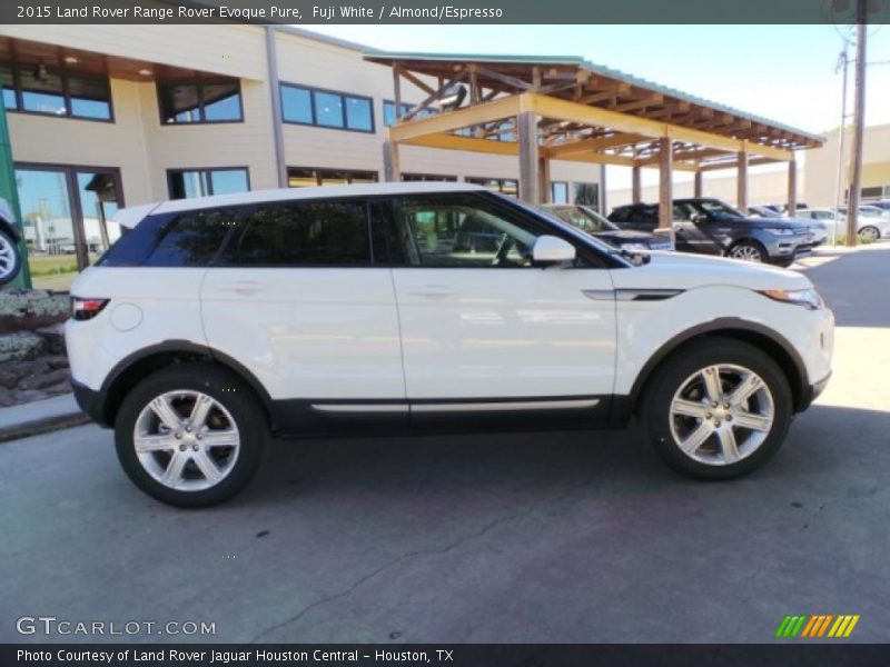 Fuji White / Almond/Espresso 2015 Land Rover Range Rover Evoque Pure