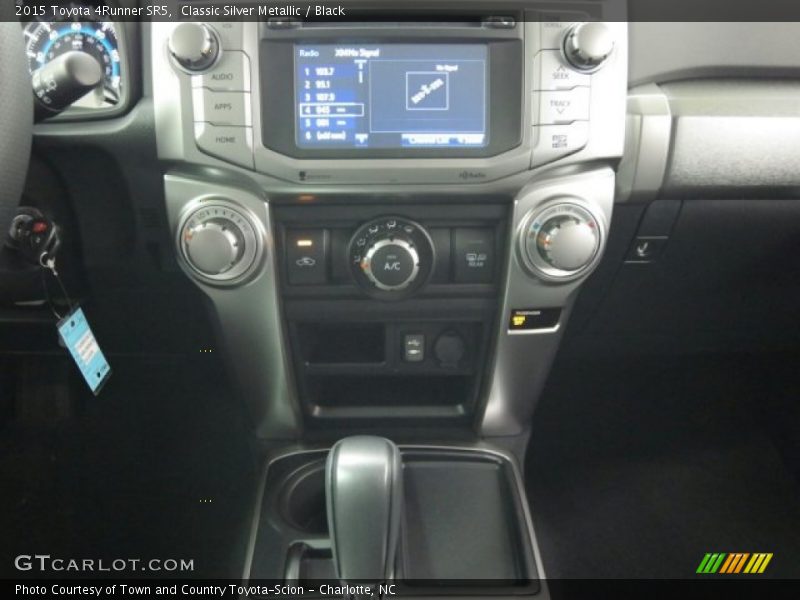 Classic Silver Metallic / Black 2015 Toyota 4Runner SR5