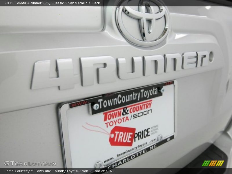 Classic Silver Metallic / Black 2015 Toyota 4Runner SR5