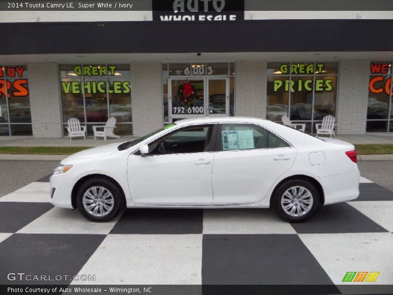 Super White / Ivory 2014 Toyota Camry LE