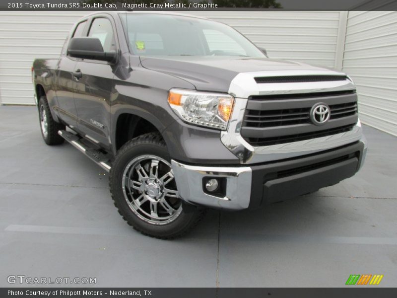 Front 3/4 View of 2015 Tundra SR5 Double Cab