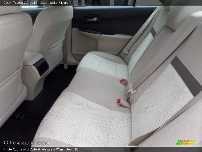 Super White / Ivory 2014 Toyota Camry LE