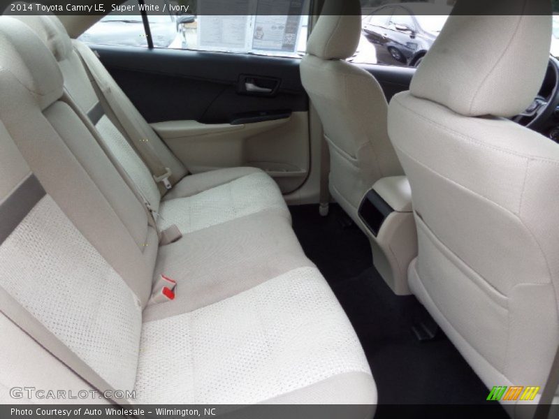 Super White / Ivory 2014 Toyota Camry LE