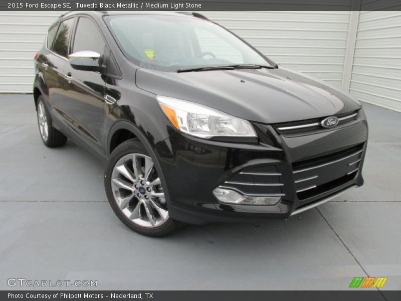 Tuxedo Black Metallic / Medium Light Stone 2015 Ford Escape SE