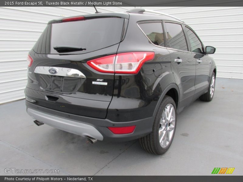 Tuxedo Black Metallic / Medium Light Stone 2015 Ford Escape SE