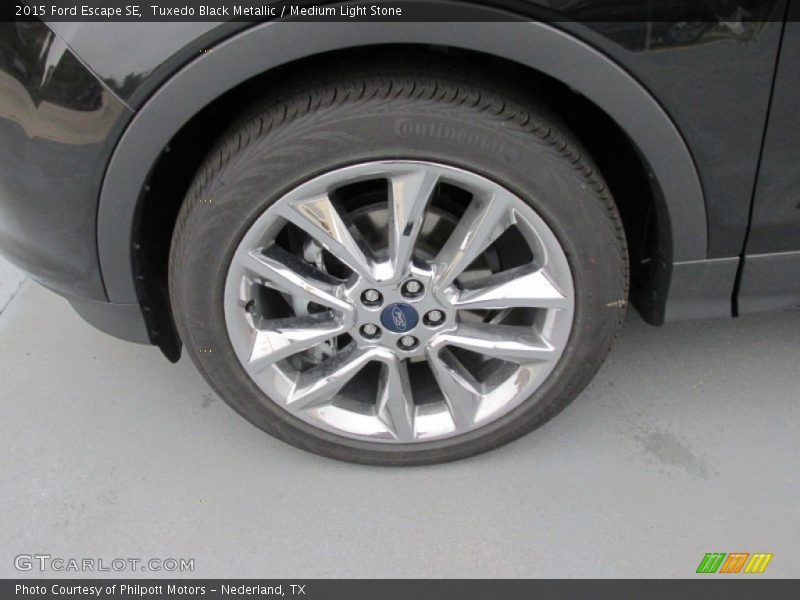 Tuxedo Black Metallic / Medium Light Stone 2015 Ford Escape SE