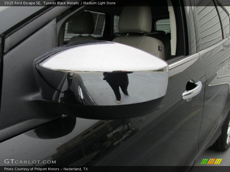 Tuxedo Black Metallic / Medium Light Stone 2015 Ford Escape SE