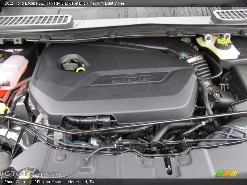 Tuxedo Black Metallic / Medium Light Stone 2015 Ford Escape SE