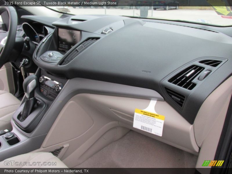 Tuxedo Black Metallic / Medium Light Stone 2015 Ford Escape SE