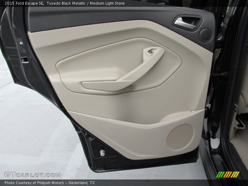Tuxedo Black Metallic / Medium Light Stone 2015 Ford Escape SE