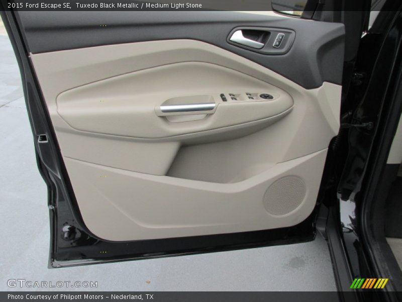 Tuxedo Black Metallic / Medium Light Stone 2015 Ford Escape SE