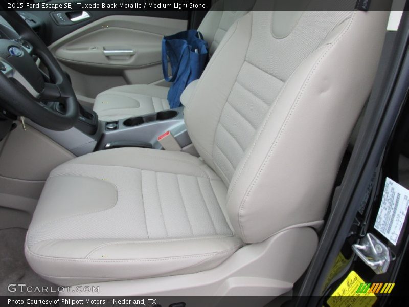 Tuxedo Black Metallic / Medium Light Stone 2015 Ford Escape SE