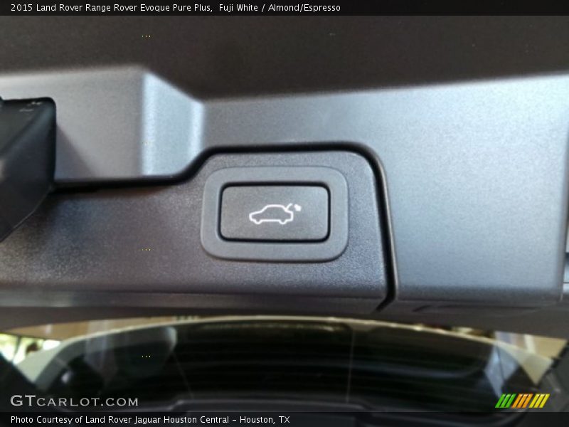 Fuji White / Almond/Espresso 2015 Land Rover Range Rover Evoque Pure Plus