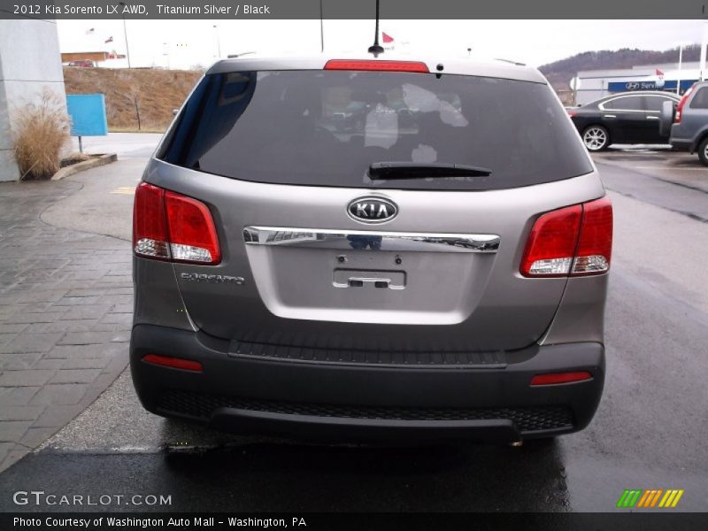 Titanium Silver / Black 2012 Kia Sorento LX AWD