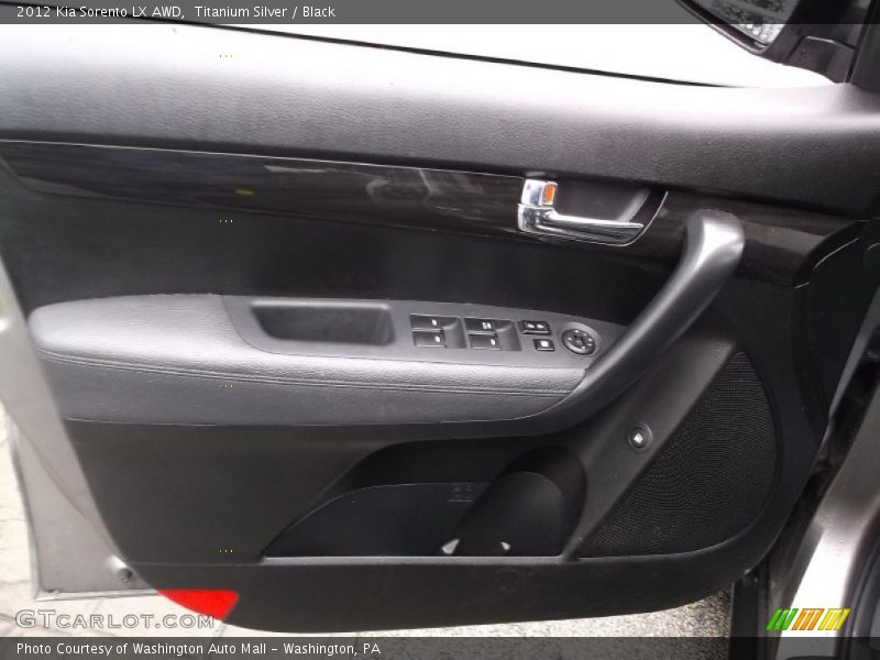 Titanium Silver / Black 2012 Kia Sorento LX AWD