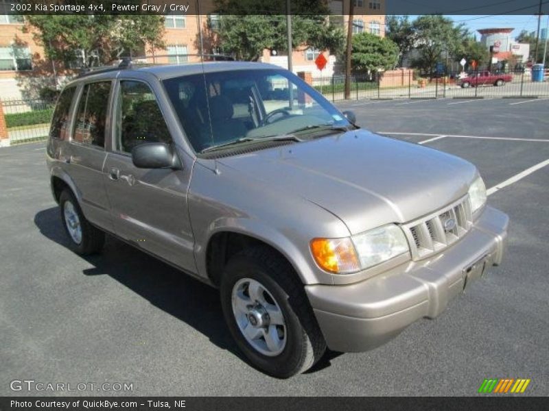 Front 3/4 View of 2002 Sportage 4x4