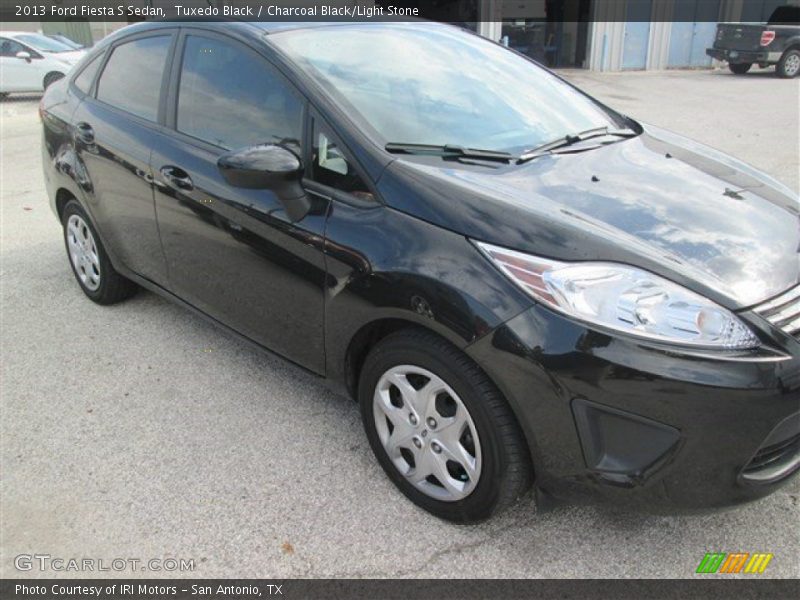 Tuxedo Black / Charcoal Black/Light Stone 2013 Ford Fiesta S Sedan