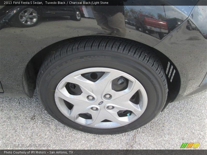 Tuxedo Black / Charcoal Black/Light Stone 2013 Ford Fiesta S Sedan