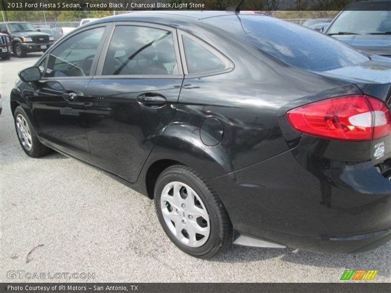 Tuxedo Black / Charcoal Black/Light Stone 2013 Ford Fiesta S Sedan