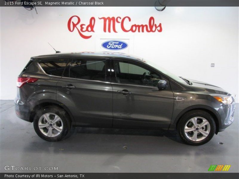 Magnetic Metallic / Charcoal Black 2015 Ford Escape SE