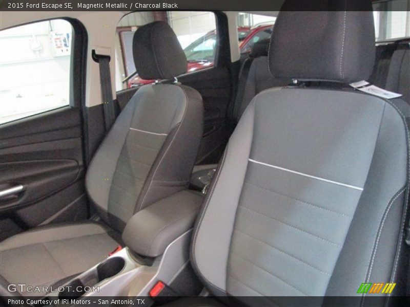 Magnetic Metallic / Charcoal Black 2015 Ford Escape SE