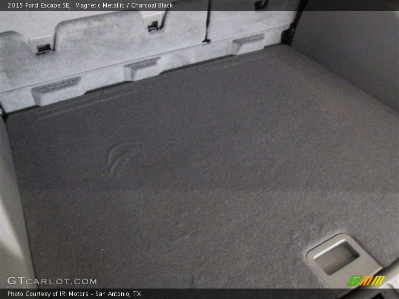 Magnetic Metallic / Charcoal Black 2015 Ford Escape SE