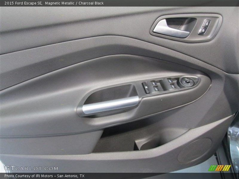 Magnetic Metallic / Charcoal Black 2015 Ford Escape SE