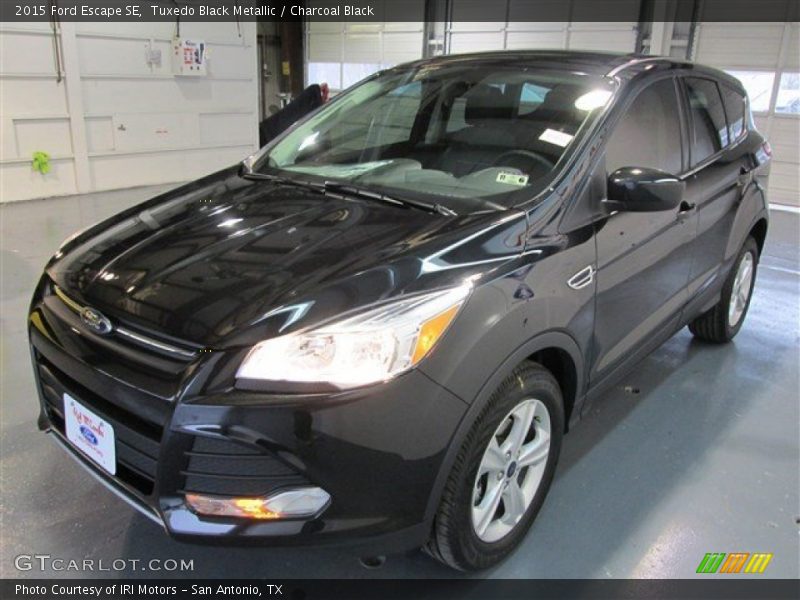 Tuxedo Black Metallic / Charcoal Black 2015 Ford Escape SE