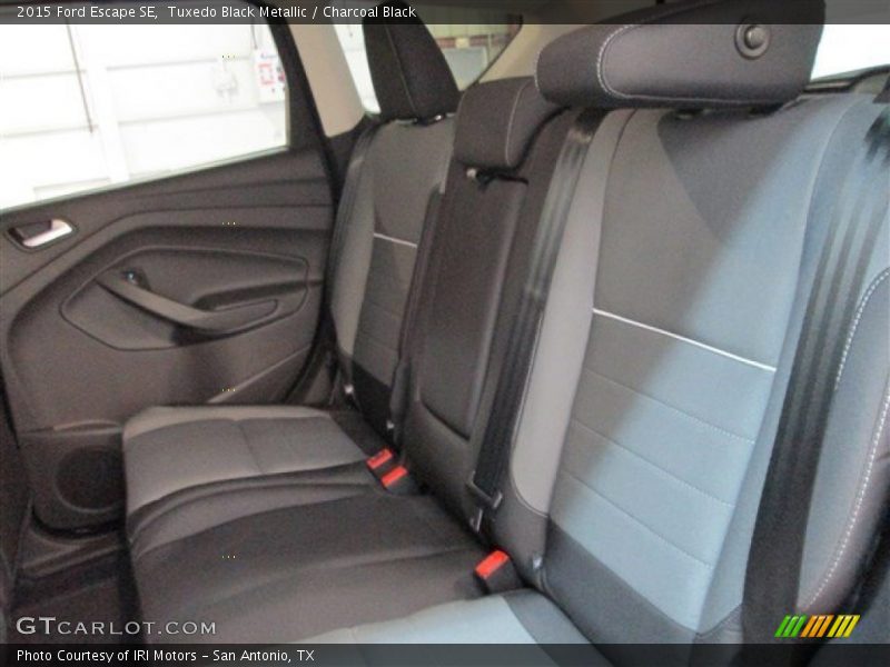 Tuxedo Black Metallic / Charcoal Black 2015 Ford Escape SE