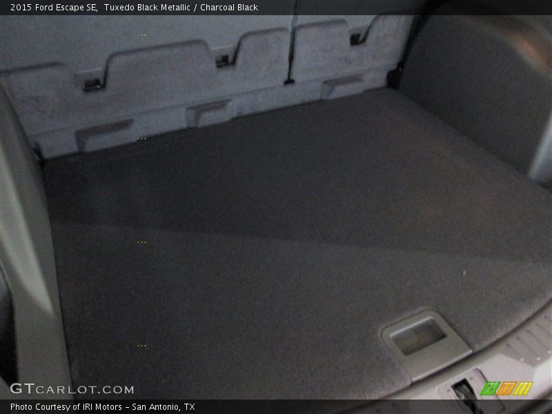 Tuxedo Black Metallic / Charcoal Black 2015 Ford Escape SE