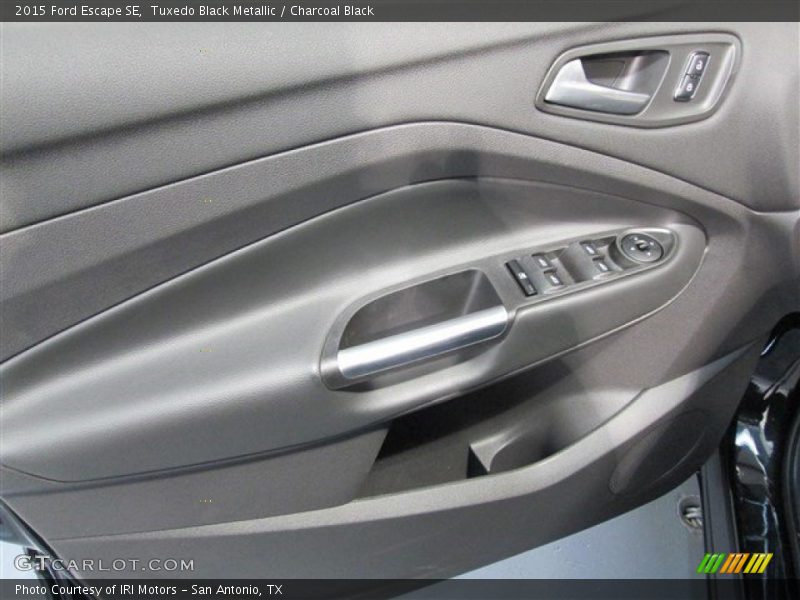 Tuxedo Black Metallic / Charcoal Black 2015 Ford Escape SE