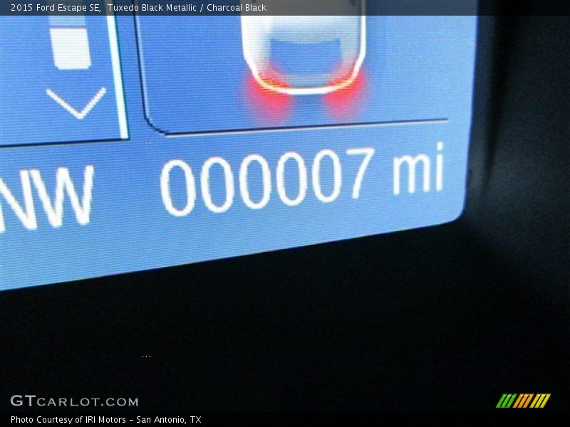 Tuxedo Black Metallic / Charcoal Black 2015 Ford Escape SE