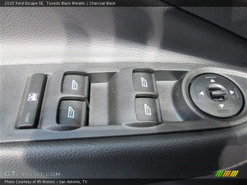 Tuxedo Black Metallic / Charcoal Black 2015 Ford Escape SE