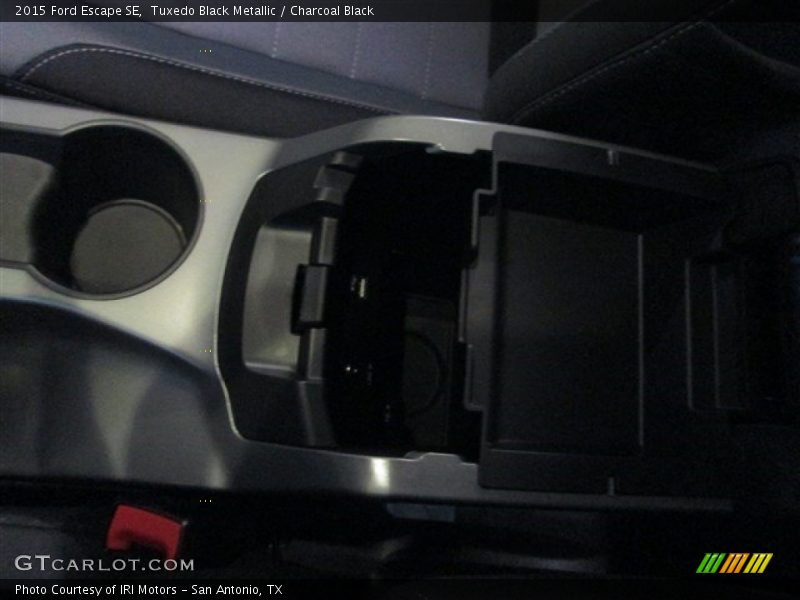 Tuxedo Black Metallic / Charcoal Black 2015 Ford Escape SE