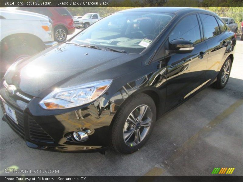 Tuxedo Black / Charcoal Black 2014 Ford Focus SE Sedan