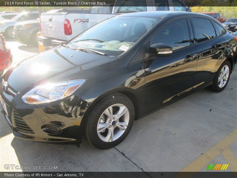 Tuxedo Black / Charcoal Black 2014 Ford Focus SE Sedan