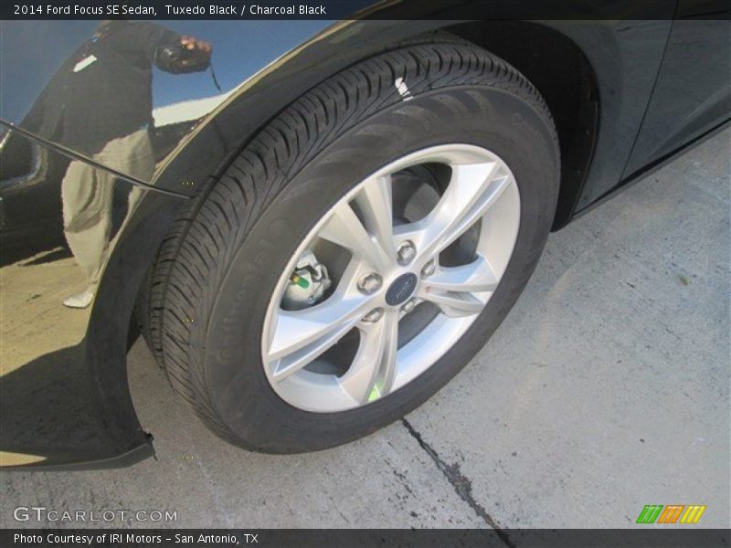 Tuxedo Black / Charcoal Black 2014 Ford Focus SE Sedan