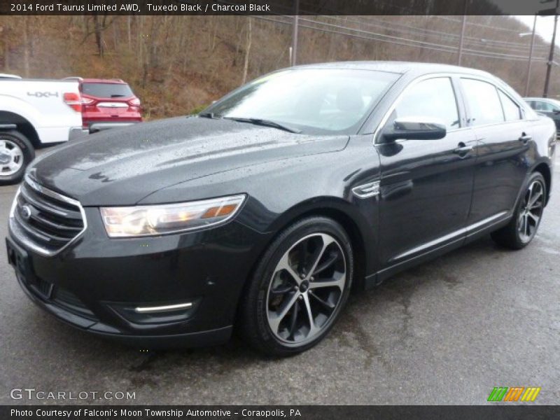 Front 3/4 View of 2014 Taurus Limited AWD
