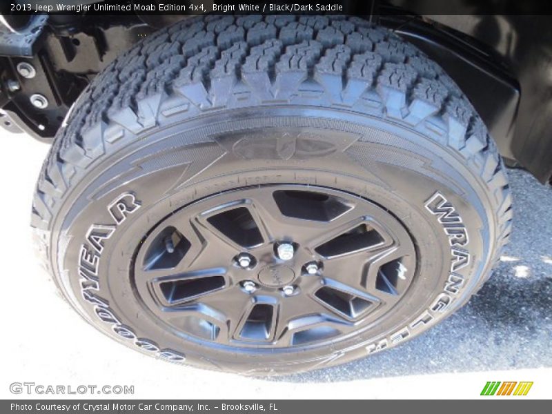 Bright White / Black/Dark Saddle 2013 Jeep Wrangler Unlimited Moab Edition 4x4