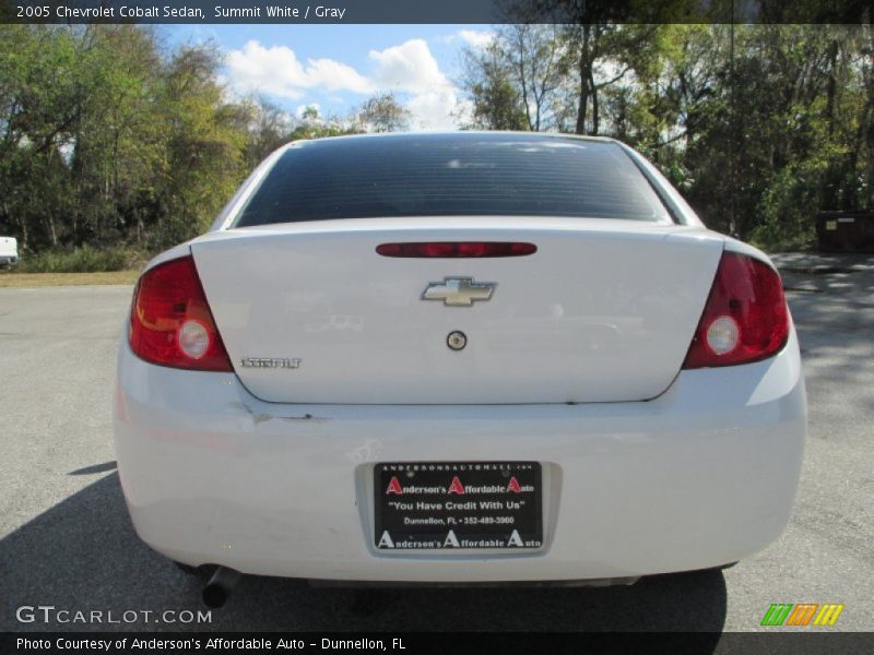 Summit White / Gray 2005 Chevrolet Cobalt Sedan