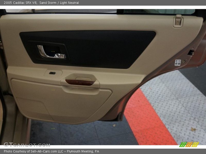 Sand Storm / Light Neutral 2005 Cadillac SRX V8