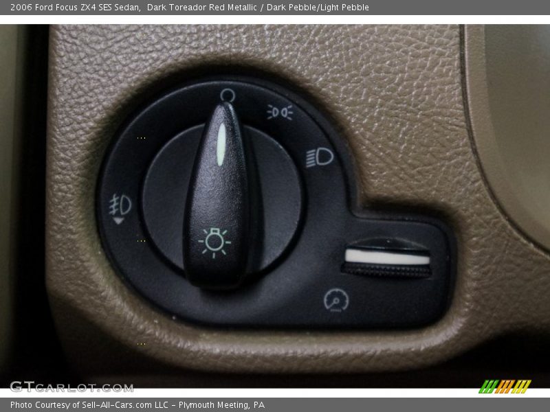 Controls of 2006 Focus ZX4 SES Sedan