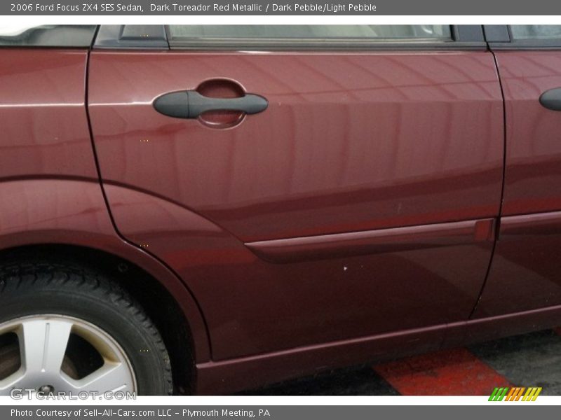 Dark Toreador Red Metallic / Dark Pebble/Light Pebble 2006 Ford Focus ZX4 SES Sedan