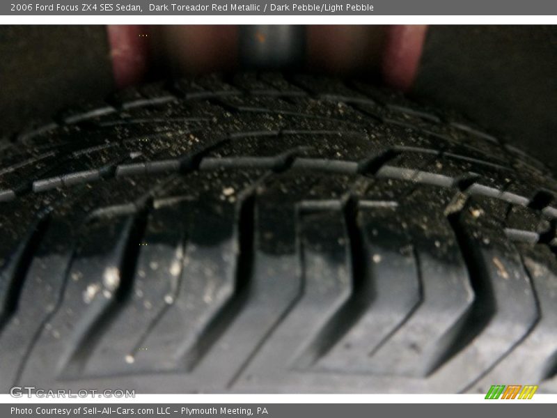 Dark Toreador Red Metallic / Dark Pebble/Light Pebble 2006 Ford Focus ZX4 SES Sedan